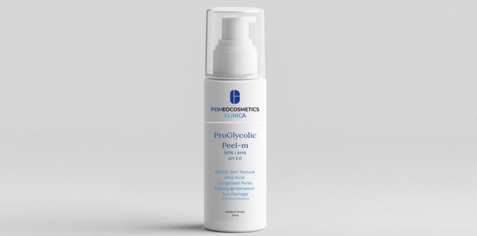 Clinical shot of Glycol 30% solution with pH 2.0 meter